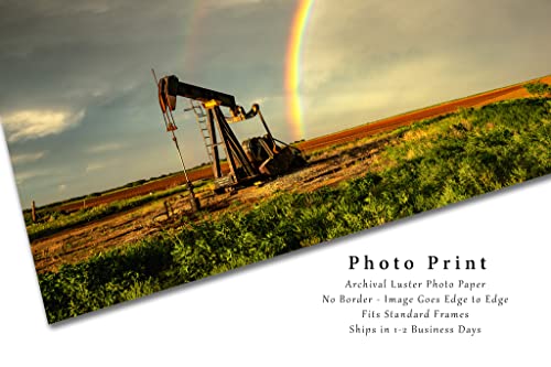 Снимка на нефтени находища, Принт (Без рамка), Изображението на Дъгата, Заканчивающейся при Домкрата помпа След буря дни в Тексас,