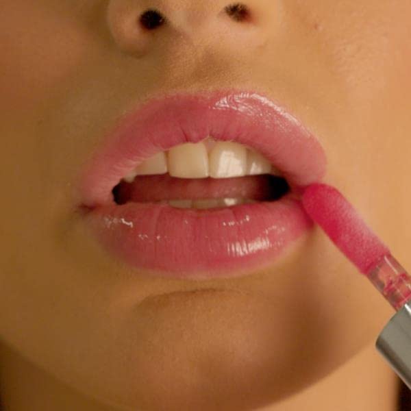 FARMASi Оцветени блясък за устни Plumper, Придающий обема на устните, Спомага за естествената циркулация за по-пълни и по-млади устни, Хидратиращ, Освежаващ, с висок гланц,