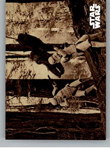Официалната неспортивная търговска картичка стандартен размер Star Wars the Return of the Джедаите 2020 г. в черно-бяло, сепии #109, подвергшаяся нападнат от эвоков (Ewok Stormtroopers) в в